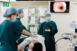 Chàng trai 25 tuổi đã phải mang khối polyp đại tràng khổng lồ