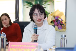 Hoa khôi Đặng Trần Thuỷ Tiên.