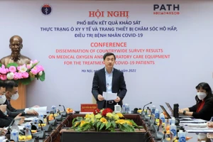 Thứ trưởng Trần Văn Thuấn. 