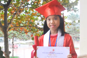 Cô bé Trạng nguyên Tiếng Anh đam mê võ thuật