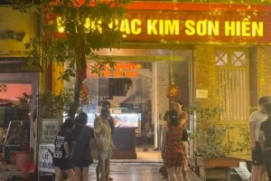 Tiệm vàng bị cướp trong đêm ở Hà Tĩnh. (Ảnh:T.Q)