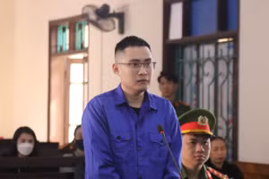 Bị cáo Trần Đức Hiếu tại phiên tòa sơ thẩm. (Ảnh: ĐC)