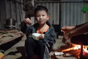 Gia cảnh thương tâm của bé 4 tuổi khi cả bố và mẹ bị trọng bệnh.