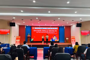 “Camp truyền thông CLB Teenyeeu 24h” thu hút sự quan tâm của phụ huynh và học sinh Trường Chu Văn An.