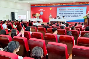 Hội thảo khoa học quốc gia “Nâng cao hiệu quả thực hiện Chương trình GDPT môn GDCD GDQP&AN trong bối cảnh chuyển đổi số”. (Ảnh: Đại Dương)