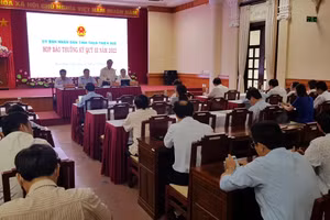 Họp báo thường kỳ quý III năm 2022 nêu vấn đề vụ 3 nữ giáo viên dùng bằng giả tại trường mầm non TP Huế.