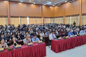 Các đại biểu, thầy cô giáo và sinh viên Trường ĐH Kinh tế, ĐH Huế tham dự Hội nghị sinh viên nghiên cứu khoa học năm 2024. (Ảnh: Đại Dương)