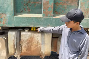 Lê Đình Hoàng chuyên ăn trộm dầu diezen các ô tô tải, xe múc đậu dọc đường vừa bị công an bắt giữ (Ảnh: Công an cung cấp).