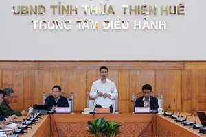 Trong buổi họp báo thường kỳ tháng 11, UBND tỉnh Thừa Thiên - Huế đã trả lời các vấn đề liên quan đến nhiều dự án du lịch tại tỉnh này bị Thanh tra Chính phủ "tuýt còi".