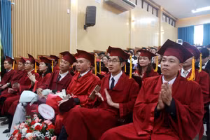 Các học viên tốt nghiệp chuyên khoa cấp 1 khóa 2020-2022 tại Trường Đại học Y - Dược, Đại học Huế tại Lễ tốt nghiệp. 