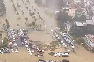 Trận mưa lũ lớn từ 14-16/11, gây ngập nhiều nơi tại Thừa Thiên - Huế.