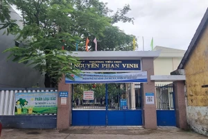 Trường Tiểu học Nguyễn Phan Vinh, nơi xảy ra vụ việc một học sinh lớp Một bị bạn đánh bầm tím trong giờ nghỉ trưa.