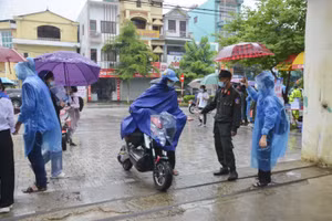 Thí sinh điểm trường THPT thành phố Điện Biên Phủ vào trường thi