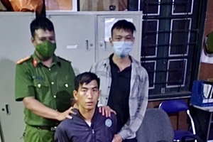 Lợi dụng đêm tối, thanh niên 9X đã vận chuyển 19 bánh heroin đi tiêu thụ, nhưng đã bị lực lượng chức năng đón lõng, bắt giữ. Ảnh: Thu Trang.