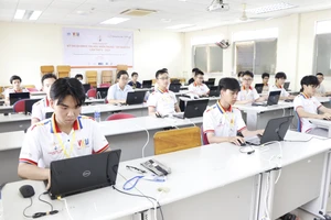 Sinh viên học tập tại Trường VKU. 