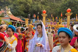 Tái hiện hình tượng Phật bà Quán Thế Âm. 