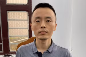 Wang YunTao bị công an bắt giữ. Ảnh: Công an. 