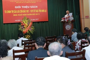 Buổi ra mắt sách