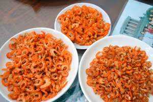 Tôm khô Rạch Gốc tách vỏ loại I đang được bán với giá 1,5 triệu đồng/kg.
