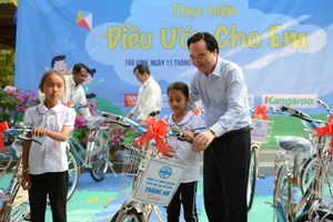 “Điều ước cho em” đến Trà Vinh: Ngày hội của thầy trò vùng phum sóc