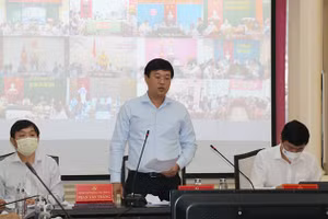 Bí thư Tỉnh ủy Đồng Tháp Lê Quốc Phong chủ trì cuộc họp. Ảnh: N. Ý