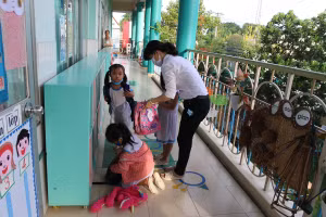 Cô, trò Trường MN Bông
Sen, TP Mỹ Tho (Tiền Giang).