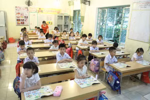 Nhiều trường vùng biên giới ở Tây Bắc đang lo kinh phí mua SGK