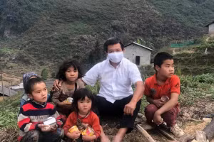 Ông Đoàn Ngọc Hải nổi tiếng với các hoạt động thiện nguyện hướng về học sinh nghèo vùng cao (Ảnh fb: Đoàn Ngọc Hải)