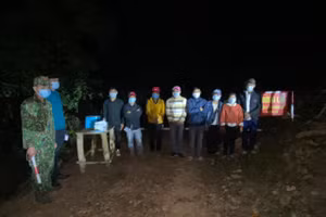 Các đối tượng bị bắt giữ khi đang tìm cách vượt biên trái phép