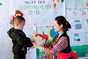 Những món quà "độc", "lạ" của học sinh vùng cao Tây Bắc tri ân thầy cô