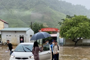 Lường Văn Đạt đến trường thi trước giờ bóc đề đúng 5 phút