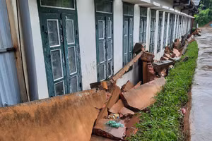 3 trường học ở Mường Nhé chịu thiệt hại sau mưa lũ và dông lốc