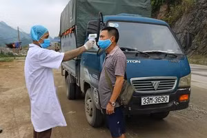 Sơn La siết chặt kiểm tra y tế đối với người và phương tiện vào địa bàn (Nguồn ảnh: Trạm kiểm soát dịch bệnh Vân Hồ)