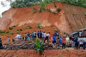 Hiện trường nơi xảy ra vụ sạt lở