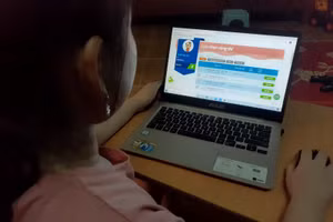 Một số gia đình hướng dẫn con tự học ở nhà