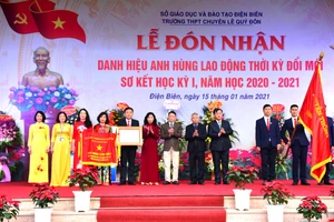 Đón nhận danh hiệu "Anh hùng lao động" thời kỳ đổi mới