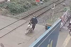 Đối tượng Nguyễn Duy Tân "mai phục" chờ thời điểm "con mồi" sơ hở.