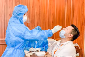 Người dân khi trở về Thái Nguyên phải có giấy xét nghiệm âm tính với Covid-19 bằng phương pháp PCR. (Nguồn: Hà Lan).