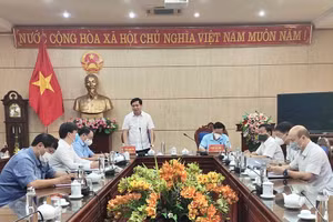 Ông Nguyễn Long Hải- Ủy viên dự khuyết Ban Chấp hành Trung ương Đảng, Phó Bí thư Tỉnh ủy, Chủ tịch UBND tỉnh Bắc Kạn chủ trì cuộc họp trực tuyến với huyện Ba Bể.