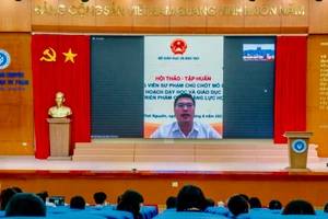 TS. Đặng Văn Huấn, Phó Giám đốc Ban Quản lý Chương trình ETEP, Bộ Giáo dục và Đào tạo phát biểu tại Hội thảo.