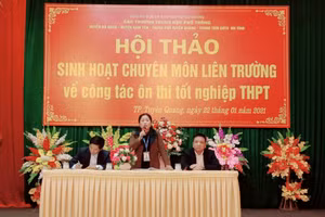 Hiệu trưởng các trường THPT Nguyễn Văn Huyên, Ỷ La, Hàm Yên chủ trì Hội thảo.
