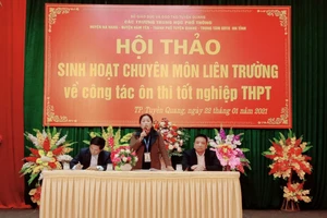 Hiệu trưởng các trường THPT Nguyễn Văn Huyên, Ỷ La, Hàm Yên chủ trì Hội thảo.