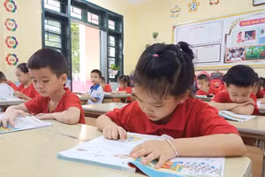 Thực hiện được yêu cầu “3 đủ” đối với học sinh: “Đủ ăn, đủ quần áo, đủ sách vở”