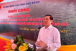 Bí thư tỉnh Ủy Cao Bằng Lại Xuân Môn phát biểu tại buổi lễ.