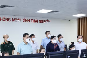 Lãnh đạo tỉnh Thái Nguyên thăm và kiểm tra Trung tâm Điều hành thông minh (IOC).