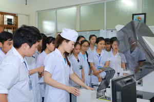 Sinh viên được tiếp cận hệ thống máy móc hiện đại