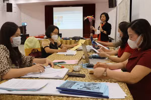 Cán bộ, giáo viên các cơ sở giáo dục Thái Nguyên tham gia tập huấn, bồi dưỡng về chương trình giáo dục phổ thông mới.