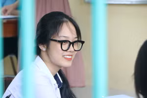 Thí sinh tham dự kỳ thi tốt nghiệp THPT năm 2022 tại Nam Định. Ảnh tư liệu: Đình Tuệ.