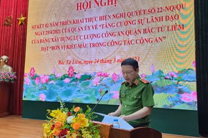 Thiếu tướng Nguyễn Hồng Ky- Phó Giám đốc công an TP Hà Nội phát biểu chỉ đạo tại hội nghị. 