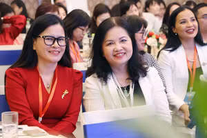 Phiên toàn thể buổi hội thảo về “Nâng cao năng lực trường học về hội nhập quốc tế” thu hút hơn 150 đại biểu tham dự.